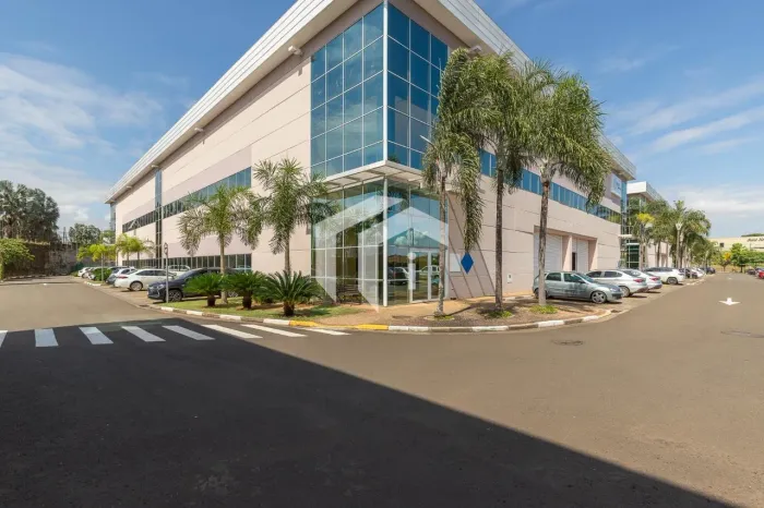 PRÉDIO COMERCIAL COM GALPÃO PARA LOCAÇÃO AO LADO DO ALPHAVILLE CAMPINAS.