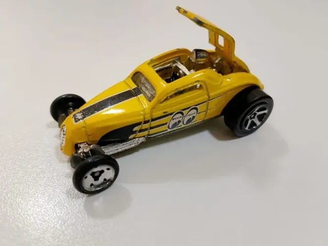 Soco Fast Moon Eyes - Hot Wheels
