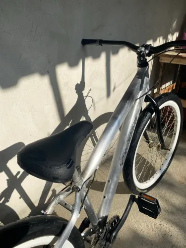 Bicicleta Gios street
