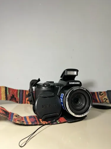 Câmera Samsung WB100