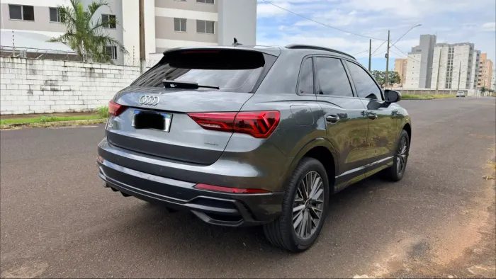 Audi Q3 Perf. Black 2.0 TFSI Tiptr. Quattro 2022
