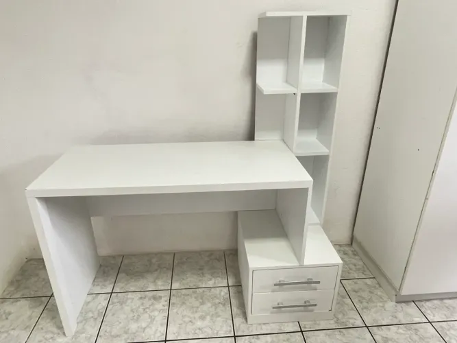 Escrivaninha de quarto
