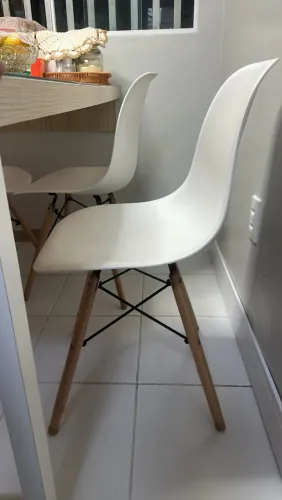 Vende-se 4 cadeiras 