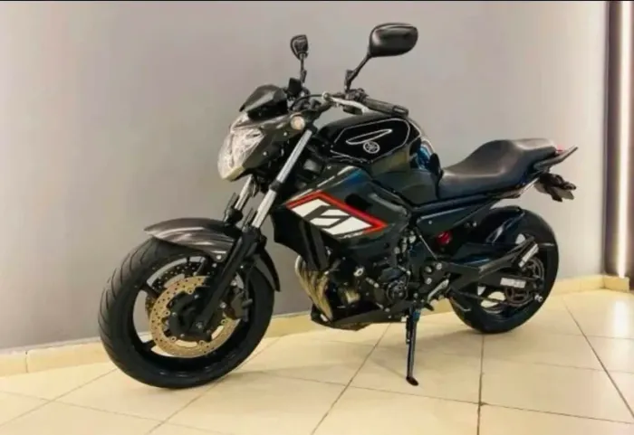 Vendo XJ6 Parcelado