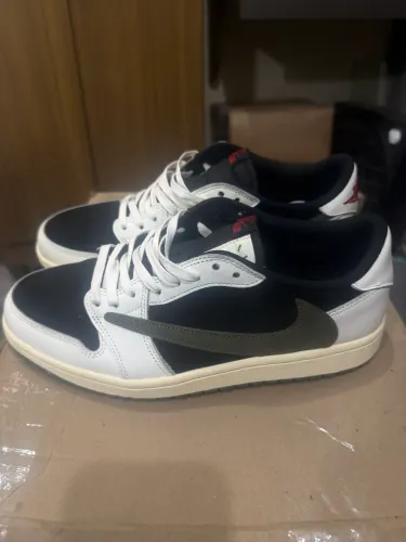 Tênis Nike Travis Scott x Air Jordan 1 Low Olive 42 28cm Importado