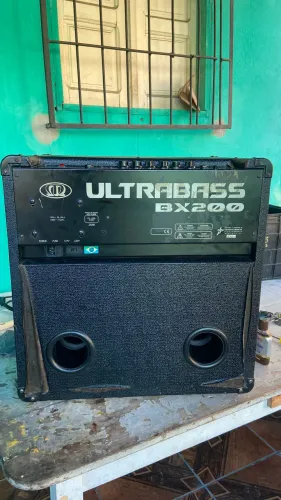 CUBO DE BAIXO ULTRABASS BX 200.