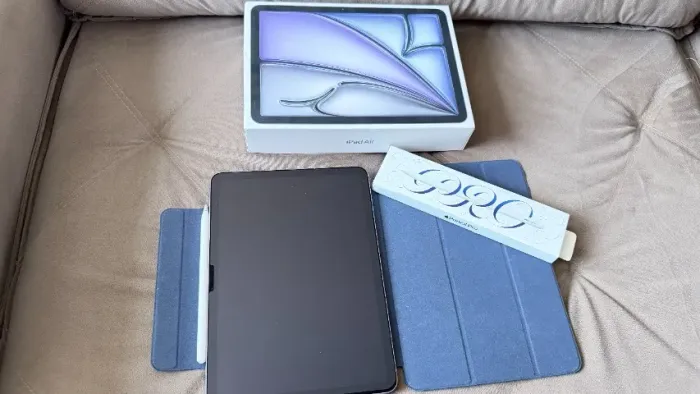 iPad Air 11" M3 128GB Wi-Fi + Apple Pencil Pro + Capa | Na caixa