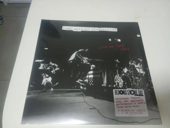 FRETE GRÁTIS Rage against The Machine Live Tour 1993. NOVO!