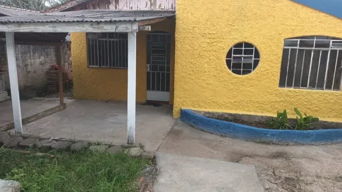 Casa com 3 Quarto(s) e 1 banheiro(s) para Alugar, 92 m² por R$ 1900 / Mês