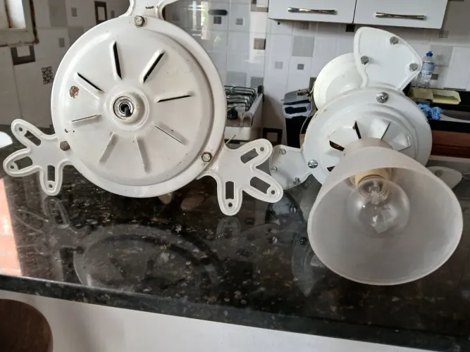 2 ventiladores de teto