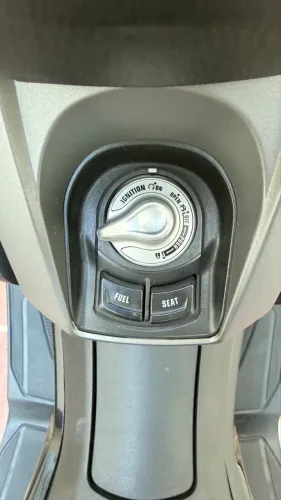 Moto Nmax com Abs e baú extra