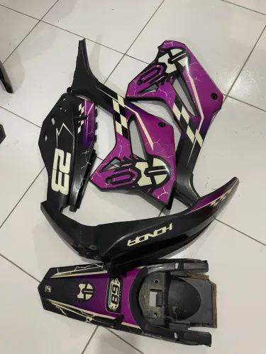 Vendo carenagem CRF 250 usada porém conservada retirada jangurussu