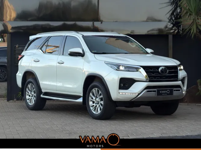 Toyota Hilux SW4 SRX 4X4 2.8 TDI 16V Dies. Aut. 2021