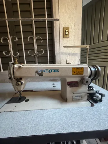 Máquina de Costura Industrial Reta Zoje ZJ-5550