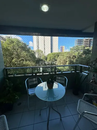 Apartamento com 2 quartos em Espinheiro