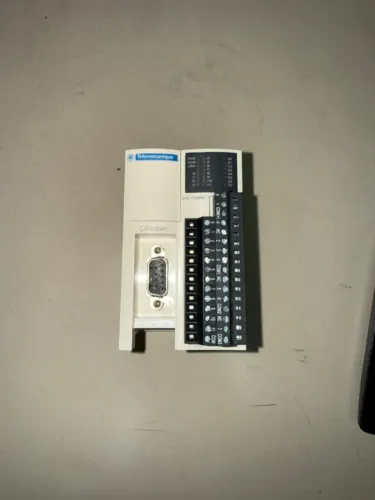 Módulo CANopen Telemecanique Schneider OTB1C0DM9LP 24VDC