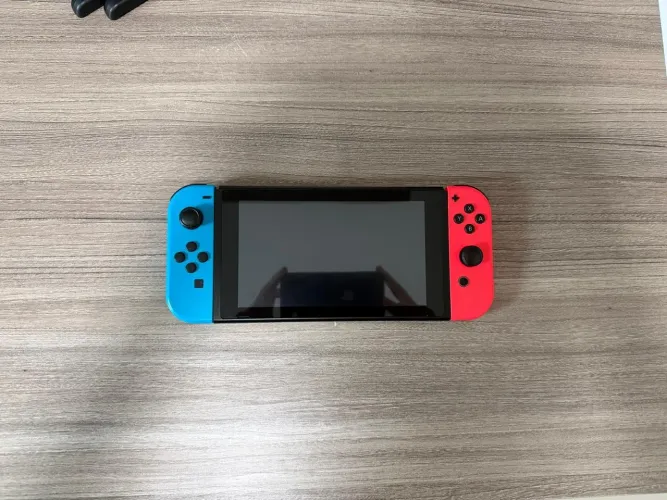 Nintendo Switch V2 Semi Novo +Jogos +Cartão de memória Sandisk 128GB