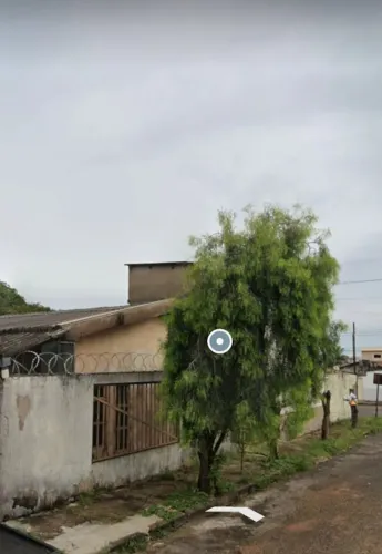 Vende-se estes imóveis bem localizado.