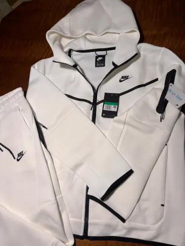 Conjunto Nike Tech Fleece 