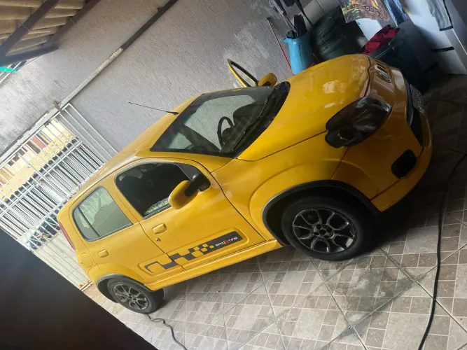 Fiat Uno Sporting 1.4 EVO Fire Flex 8V 4P 2012