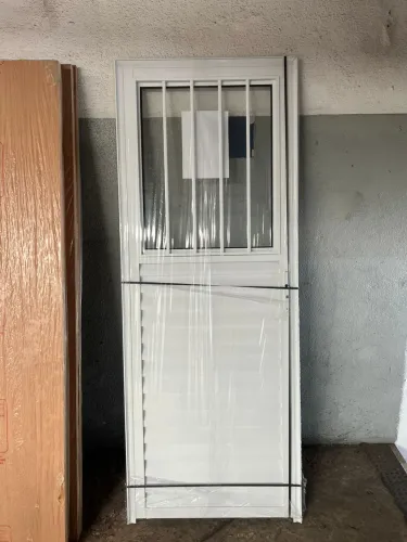 PROMOÇÃO!!! PORTA DE ALUMÍNIO COM VIDRO E GRADE 70CM E 80CM