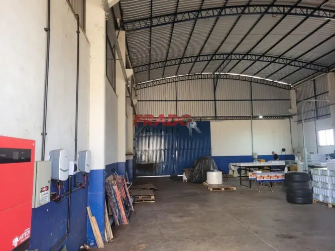 Barracão à venda em Floresta, Centro, com 3000 m² de Terreno