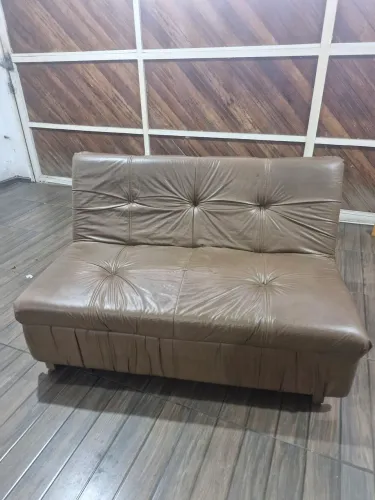 Sofá cama casal em corino marrom