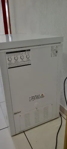 Vendo este freezer super conservado unico dono