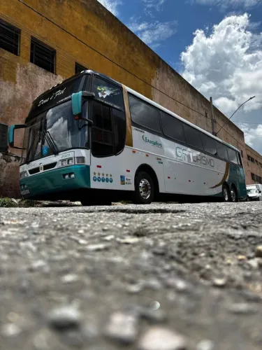 Vendo ônibus 