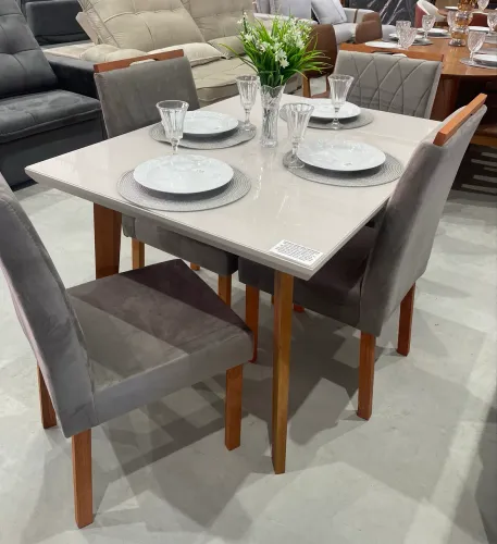 Mesa com 4 Cadeiras 