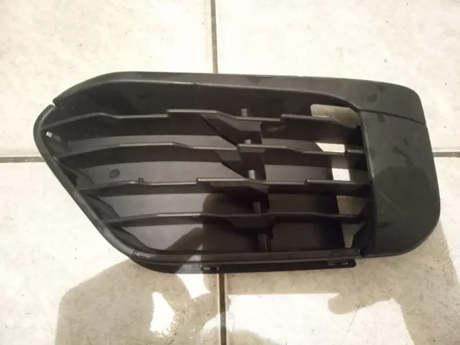 Grado do farol de milha lado esquerdo bmw X1 2016 2017 