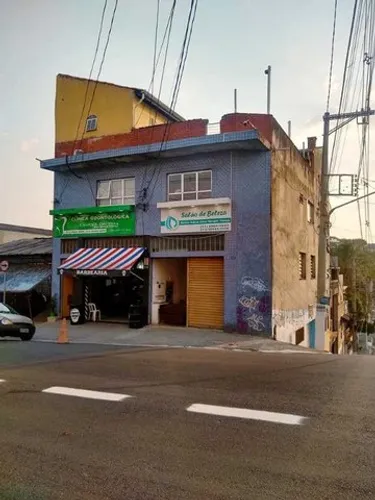 Prédio comercial com 4 salões comerciais, 4 salas e 1 casa. - Ermelino Matarazzo