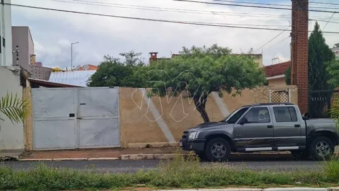 Venda de Casas / Edícula na cidade de Araraquara