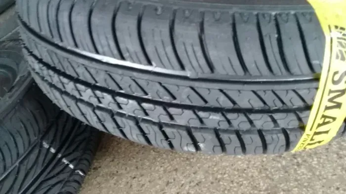 Pneu 145 80 13 radial Volkswagen Passat original 