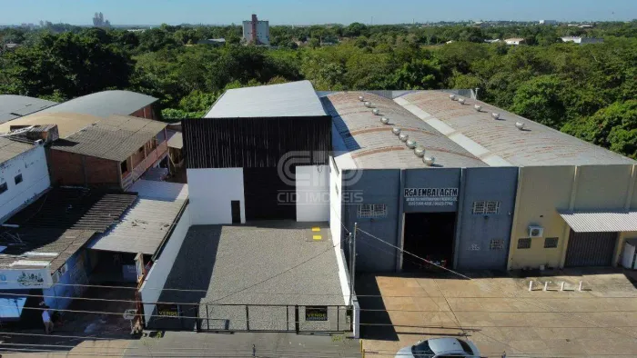 Galpão com 350m² na Rua Barão de Melgaço