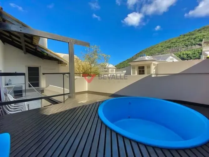 Cobertura à venda no Humaitá: 200m², 3 quartos, 2 vagas