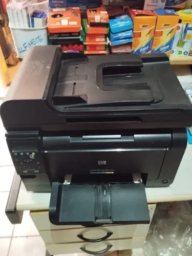 Impressora HP laser jet 100 color