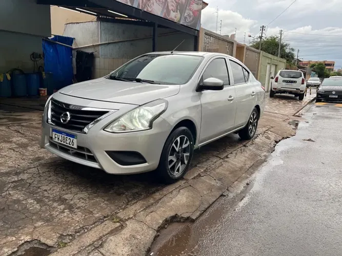 Versa 1.0 S Completo