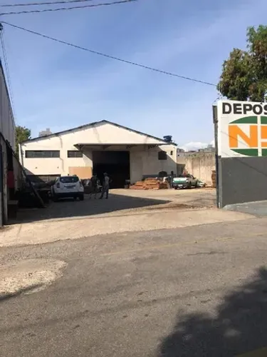 Vende-se Galpão no bairro Catalão, em Divinópolis - Ótima Oportunidade para Investidor