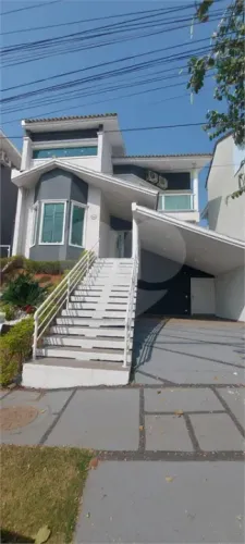 Casa à venda com 3 quartos, sendo 1 suíte, no condomínio Residencial Villa Dos Inglezes, S