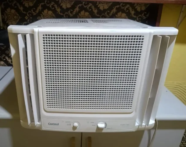 Ar condicionado semi novo gelando muito