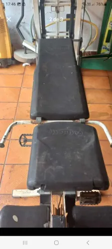 Vendo aparelho de musculação completo. Com extensora e flexora.