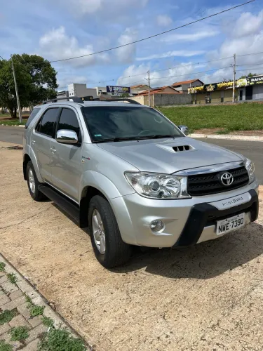 Toyota Hilux SW4 SRV D4-d 4X4 3.0 TDI Dies. AUT 2010