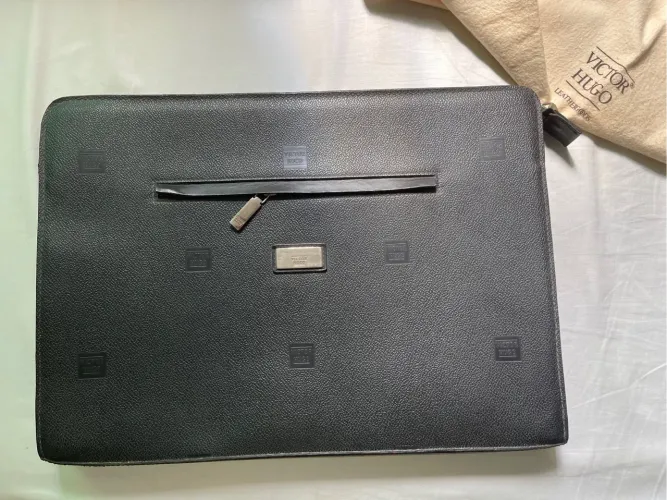 Pasta Victor Hugo Preta