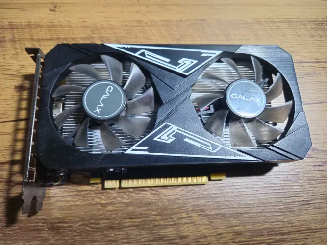 GTX 1650 EX PLUS *DEFEITO*