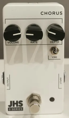 Pedal Chorus 3 series JHS