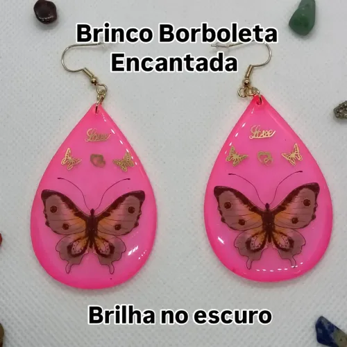 Brinco Borboleta Encantada Rosa Neon Brilha no Escuro Feito a Mão Artesanal Único e Exc