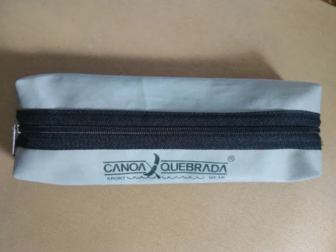 Estojo escolar ou estojo para lápis, canetas, lapiseiras, etc.