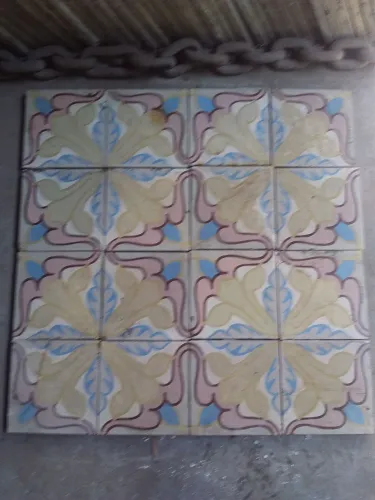 Pisos de cerâmica belga
