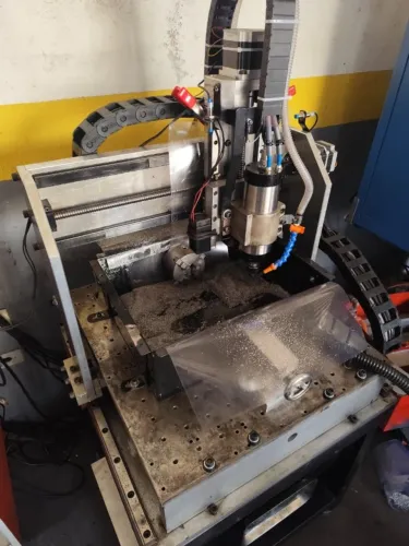 Router CNC 3 Eixos XYZ para Alumínio e Latão 450x480mm 3CV